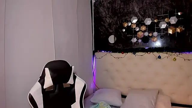 Snapshot of _Lilly_miller chatting on January 8, 2026, 4:37 am Lilly miller online show from January 8, 2026, 4:37 am