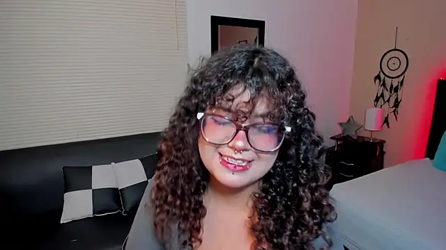 Snapshot of _Lilly_miller chatting on February 28, 2026, 4:13 am Lilly miller online show from February 28, 2026, 4:13 am