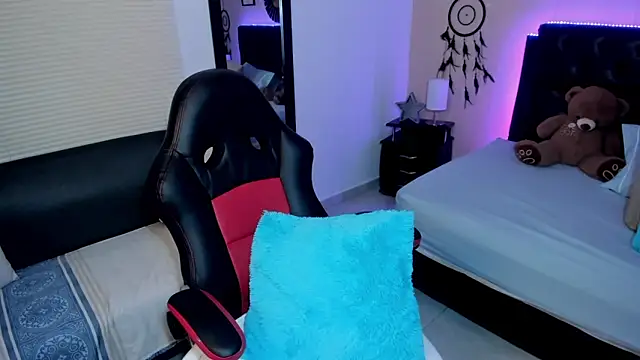 Snapshot of _Lilly_miller chatting on March 10, 2026, 7:19 pm Lilly miller online show from March 10, 2026, 7:19 pm