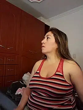 Luna-nevada online show from October 22, 2025, 10:37 am