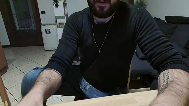 maialinofriuli online show from October 1, 2025, 10:38 pm