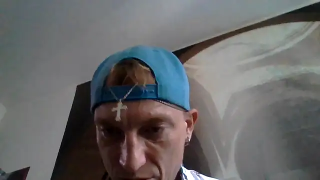 Snapshot of MaxPovelXL chatting on August 4, 2026, 8:50 am MaxPovelXL online show from August 4, 2026, 8:50 am