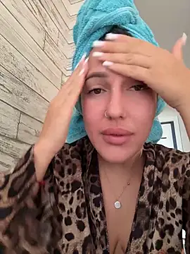 AleksandraRich online show from May 15, 2026, 1:56 am