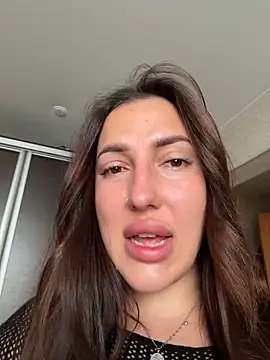 AleksandraRich online show from May 19, 2026, 1:56 am