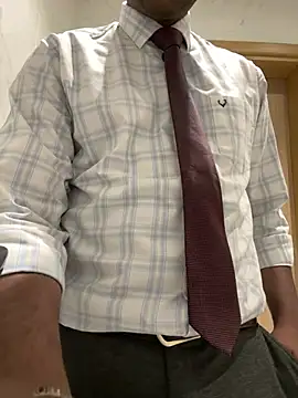 Snapshot of MIRTHICK2002 chatting on March 13, 2025, 12:35 pm MIRTHICK2002 online show from March 13, 2025, 12:35 pm