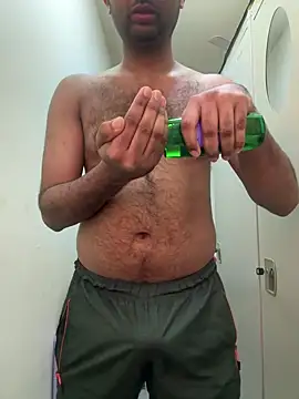 Snapshot of MIRTHICK2002 chatting on October 7, 2025, 8:55 am MIRTHICK2002 online show from October 7, 2025, 8:55 am