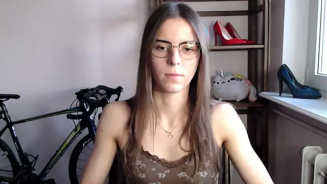 Snapshot of love_megi chatting on December 15, 2025, 2:32 pm love megi online show from December 15, 2025, 2:32 pm