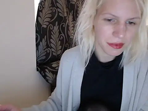 ElssaRush online show from March 18, 2025, 10:36 am