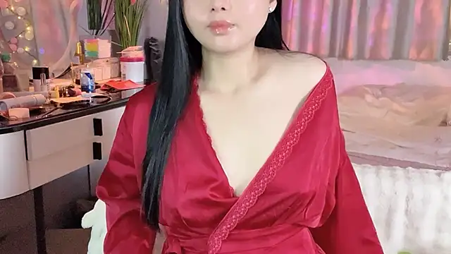 Snapshot of MI_KA22 chatting on December 18, 2025, 3:40 pm MI KA22 online show from December 18, 2025, 3:40 pm