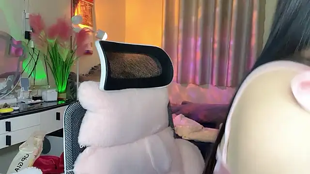 Snapshot of MI_KA22 chatting on February 5, 2026, 7:24 am MI KA22 online show from February 5, 2026, 7:24 am