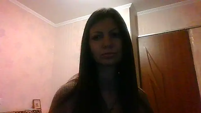 AliseWats online show from March 10, 2025, 5:07 pm