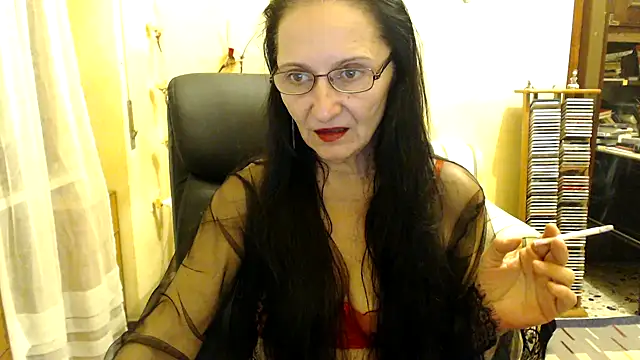 Snapshot of RobertaFox69 chatting on October 28, 2025, 7:05 pm RobertaFox69 online show from October 28, 2025, 7:05 pm