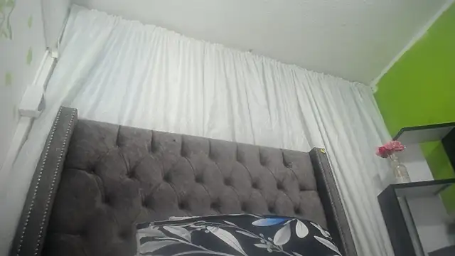 ANA-BULLOCK- online show from September 25, 2025, 12:20 pm