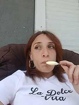 Snapshot of laprincesa2punto0 chatting on May 30, 2026, 11:51 am laprincesa2punto0 online show from May 30, 2026, 11:51 am
