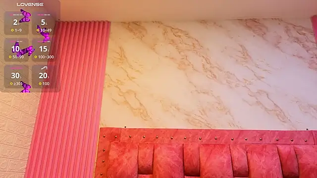 goldilockss15 online show from April 13, 2026, 11:16 am