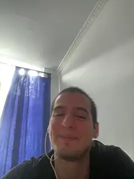 Snapshot of Thiagobb7 chatting on February 24, 2026, 6:50 pm Thiagobb7 online show from February 24, 2026, 6:50 pm