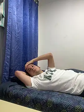 Snapshot of Thiagobb7 chatting on February 27, 2026, 11:49 pm Thiagobb7 online show from February 27, 2026, 11:49 pm