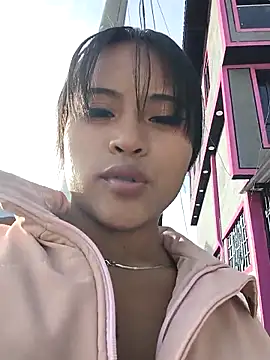 bella warzon online show from October 19, 2025, 9:15 pm