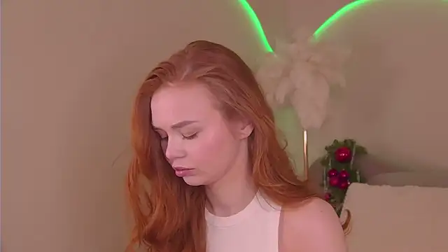 Snapshot of MiraBliss chatting on December 16, 2025, 3:17 pm MiraBliss online show from December 16, 2025, 3:17 pm