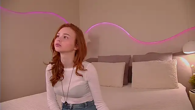 Snapshot of MiraBliss chatting on February 8, 2026, 8:01 pm MiraBliss online show from February 8, 2026, 8:01 pm