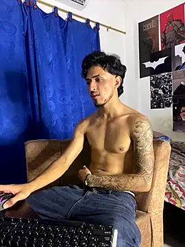 Snapshot of Zayn_kane chatting on November 23, 2025, 12:43 am Zayn kane online show from November 23, 2025, 12:43 am