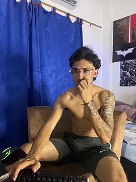 Snapshot of Zayn_kane chatting on December 18, 2025, 12:17 am Zayn kane online show from December 18, 2025, 12:17 am