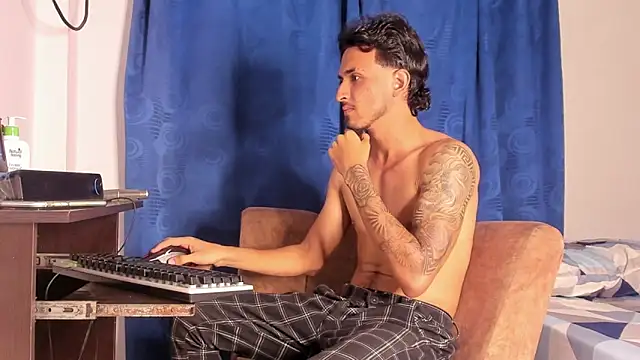 Snapshot of Zayn_kane chatting on February 19, 2026, 3:35 am Zayn kane online show from February 19, 2026, 3:35 am