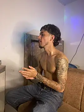 Snapshot of Zayn_kane chatting on February 24, 2026, 1:36 am Zayn kane online show from February 24, 2026, 1:36 am