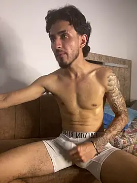Snapshot of Zayn_kane chatting on April 12, 2026, 1:32 am Zayn kane online show from April 12, 2026, 1:32 am