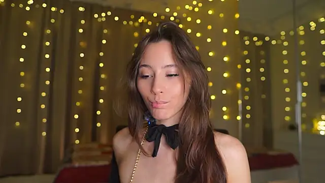 Snapshot of EditaBails chatting on December 21, 2025, 7:10 pm EditaBails online show from December 21, 2025, 7:10 pm