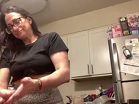 Snapshot of KittyKat_LoLo chatting on November 16, 2025, 7:25 am KittyKat LoLo online show from November 16, 2025, 7:25 am