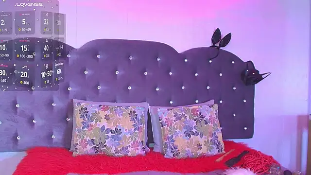 Snapshot of Lia_Valmont chatting on November 20, 2025, 12:16 pm Lia Valmont online show from November 20, 2025, 12:16 pm