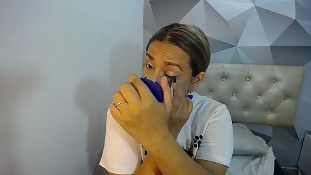 Milf-Prettyboobs online show from December 16, 2025, 10:53 am