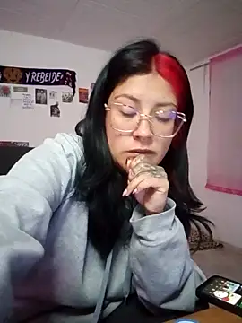 Snapshot of DaniPoison chatting on February 17, 2026, 12:23 pm DaniPoison online show from February 17, 2026, 12:23 pm