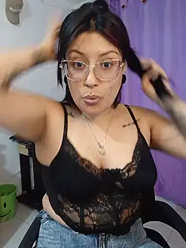 DaniPoison online show from June 12, 2026, 6:51 pm