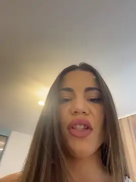 Eire Spencer online show from October 7, 2025, 11:18 am