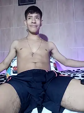 Snapshot of dareck_18 chatting on February 14, 2026, 11:01 pm dareck 18 online show from February 14, 2026, 11:01 pm