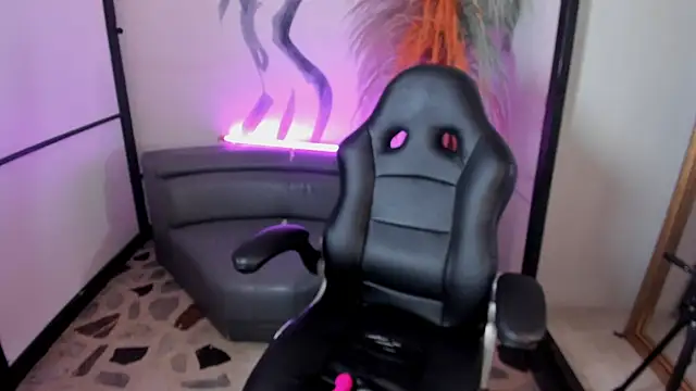 Snapshot of VanessaScott_ chatting on October 26, 2025, 10:54 am VanessaScott online show from October 26, 2025, 10:54 am