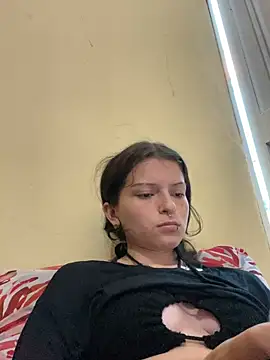 Snapshot of val_zx chatting on February 8, 2026, 5:16 pm val zx online show from February 8, 2026, 5:16 pm