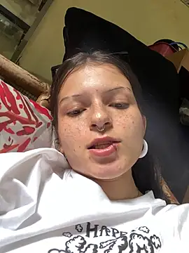 Snapshot of val_zx chatting on February 28, 2026, 8:54 pm val zx online show from February 28, 2026, 8:54 pm