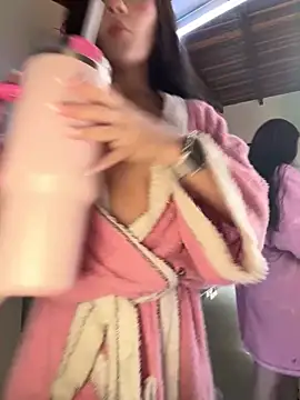 Snapshot of Paulet_Johnson chatting on March 20, 2025, 6:31 pm Paulet Johnson online show from March 20, 2025, 6:31 pm