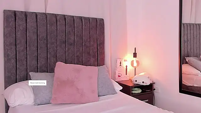 Tefy-Rose online show from November 6, 2025, 3:07 am