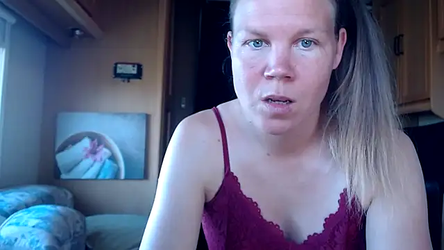 CallMeMaria online show from January 3, 2025, 10:41 am