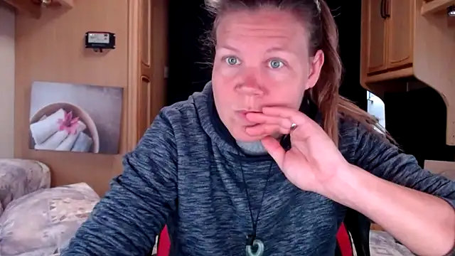 CallMeMaria online show from January 4, 2025, 10:16 am