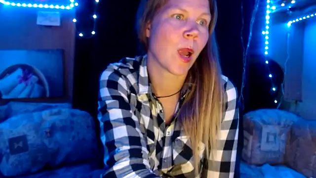 CallMeMaria online show from February 16, 2025, 8:00 pm