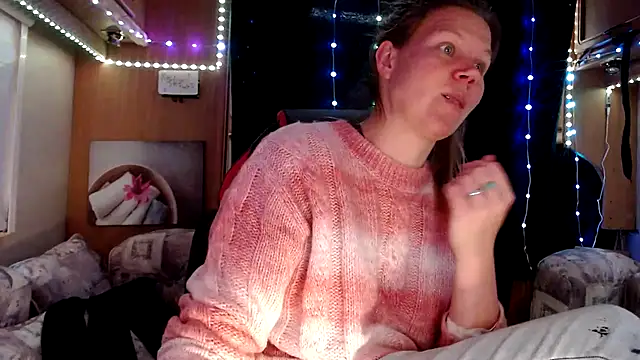 CallMeMaria online show from March 19, 2025, 4:02 pm