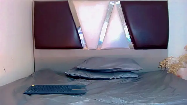 alexsandra kiss online show from November 17, 2025, 11:16 am