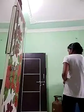 Hotty-Nidhi online show from March 15, 2025, 8:26 am