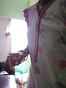 Hotty-Nidhi online show from March 18, 2025, 6:14 am