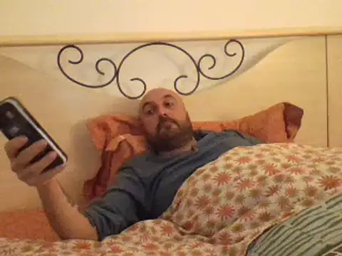 Snapshot of maxxxio12 chatting on March 9, 2025, 11:14 am maxxxio12 online show from March 9, 2025, 11:14 am